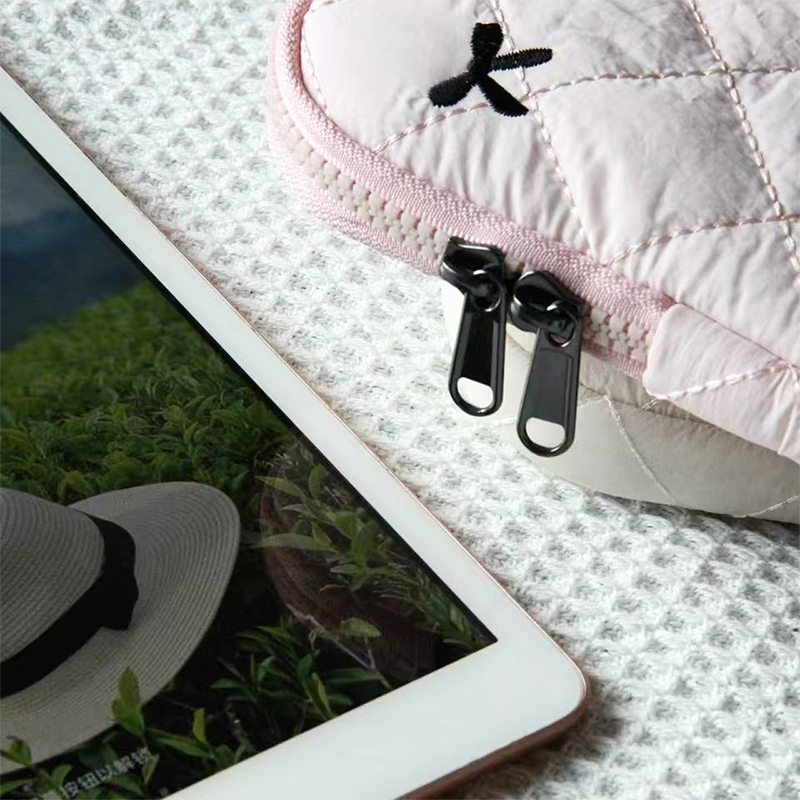 Diamond Embroidered Bowknot Liner Bag Pink
